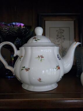 Grace Teaware White Fluted Fruit & Floral Fine Porcelain Teapot Gold Trim